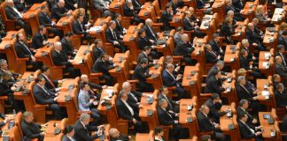 Alegeri 2020: Cum se împart cele 465 de locuri din Parlament?