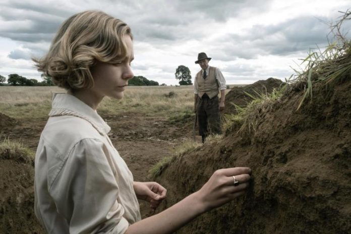Scenă din The Dig (2021)